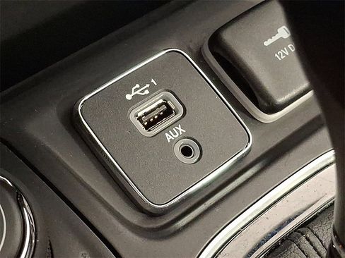 Used 2022 Jeep Cherokee Limited w/ Elite Package image 26