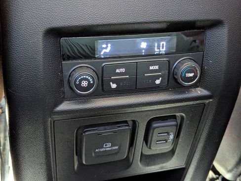 Used 2019 Chevrolet Traverse High Country AWD/4WD image 31