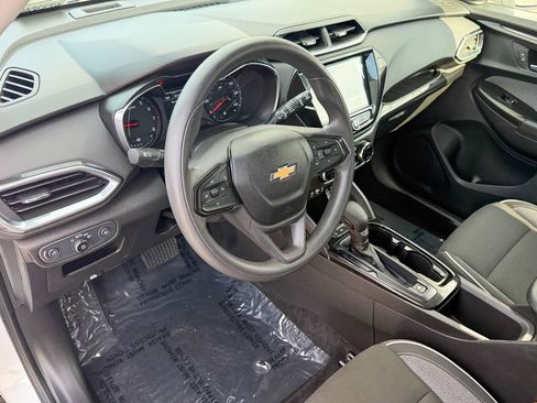 Used 2021 Chevrolet TrailBlazer LT w/ Convenience Package image 11