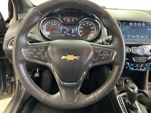 Used 2017 Chevrolet Cruze Premier FWD image 16