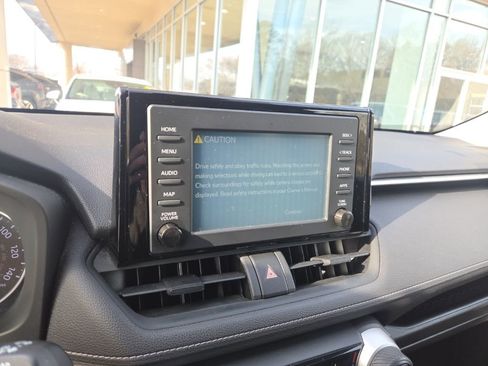 Used 2019 Toyota RAV4 LE w/ All Weather Liner Package image 19