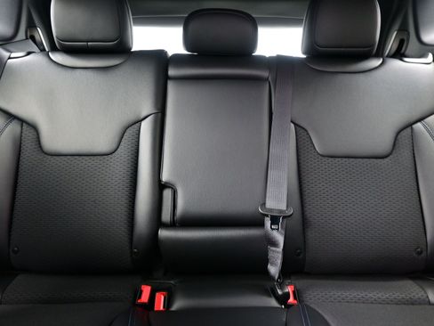 New 2026 Jeep Compass Latitude AWD/4WD image 13