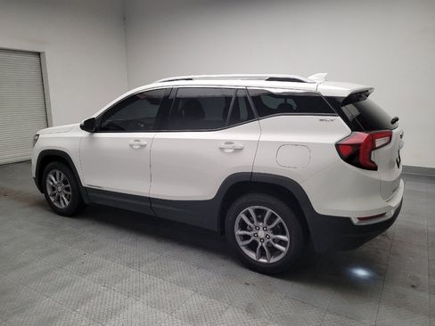 Used 2022 GMC Terrain SLT w/ Infotainment Package II AWD/4WD image 3