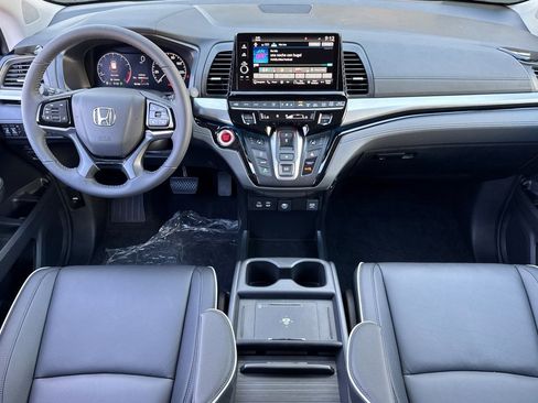 New 2026 Honda Odyssey Touring image 15
