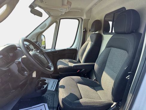 Used 2019 RAM ProMaster 2500 w/ Interior Convenience Group FWD image 8