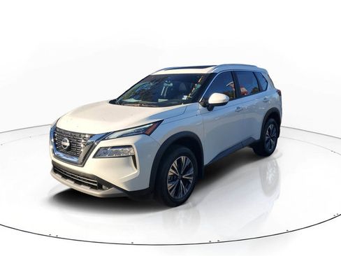 Used 2023 Nissan Rogue SV w/ SV Premium B Package image 4