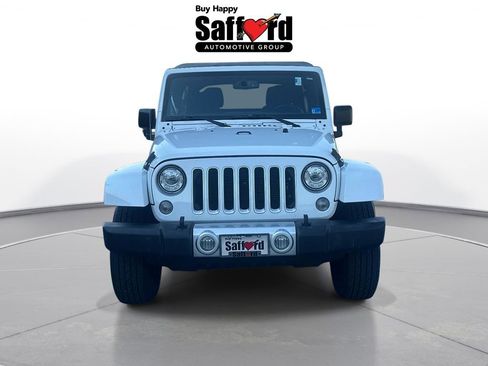 Used 2018 Jeep Wrangler Unlimited Sahara w/ Connectivity Group AWD/4WD image 7