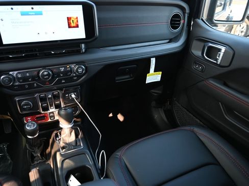 New 2026 Jeep Wrangler Unlimited Rubicon image 17