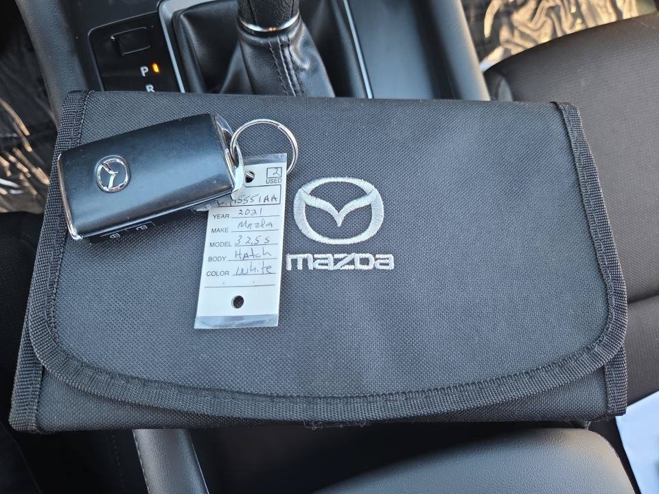 Used 2021 MAZDA MAZDA3 s FWD image 38