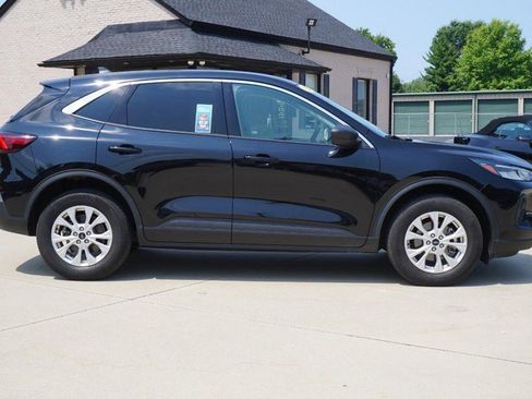 Used 2023 Ford Escape Active AWD/4WD image 2