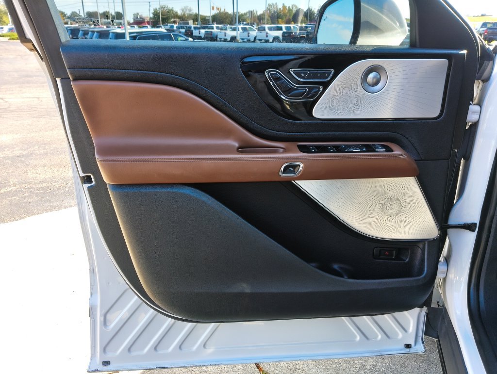 Used 2021 Lincoln Aviator Reserve AWD/4WD image 46