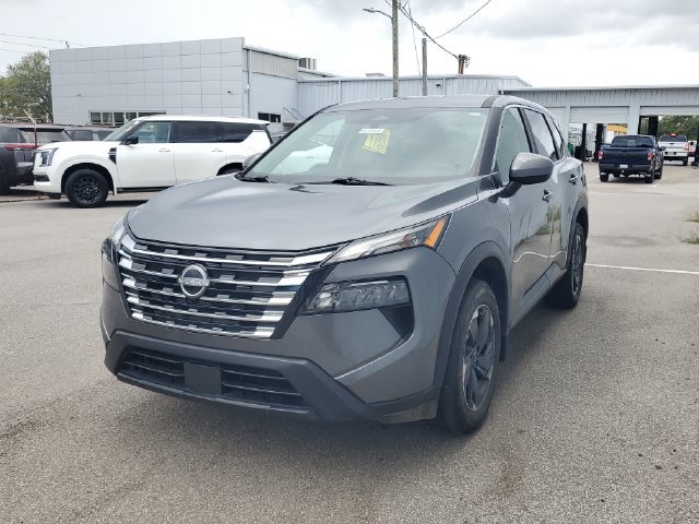Certified 2026 Nissan Rogue SV FWD image 2