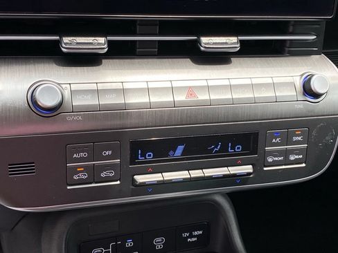 Used 2025 Hyundai Kona SEL FWD image 19