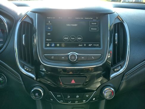 Used 2019 Chevrolet Cruze Premier image 3