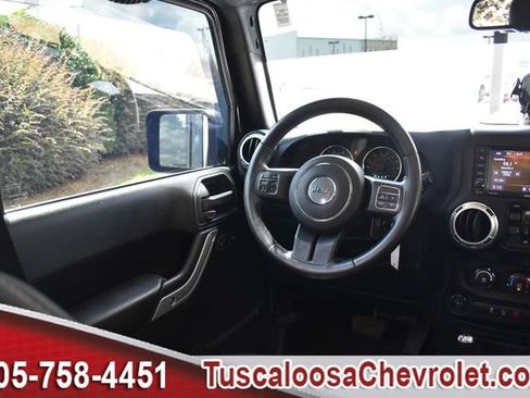 Used 2018 Jeep Wrangler Unlimited Rubicon w/ Connectivity Group AWD/4WD image 24