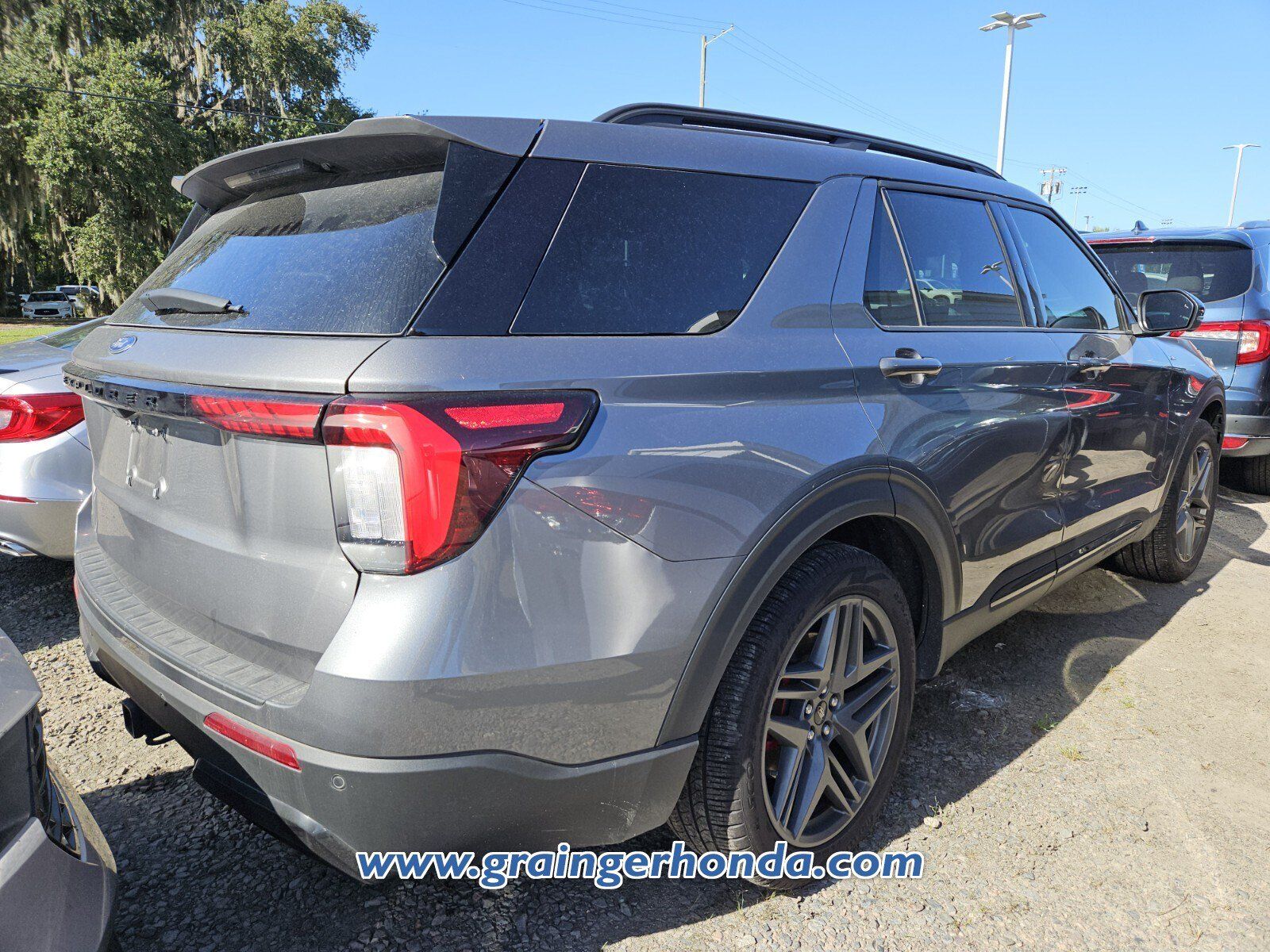 Used 2026 Ford Explorer ST-Line w/ ST-Line Street Pack RWD image 5