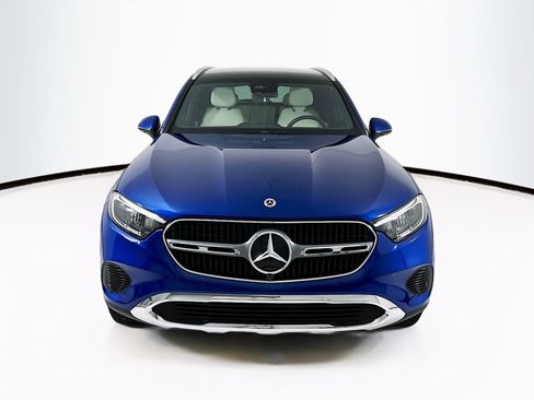 Used 2026 Mercedes-Benz GLC 300 image 2