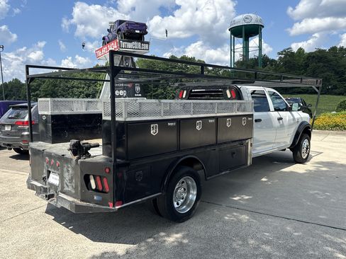 Used 2022 RAM 4500 Tradesman w/ Chrome Appearance Group AWD/4WD image 6
