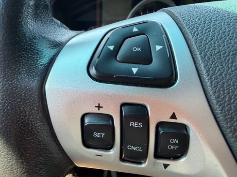 Used 2013 Ford Explorer XLT AWD/4WD image 16