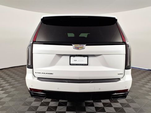 Used 2022 Cadillac Escalade Sport w/ Touring Package AWD/4WD image 5