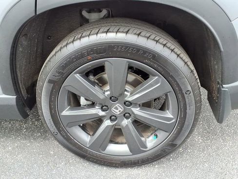 Certified 2025 Honda Pilot Sport image 12
