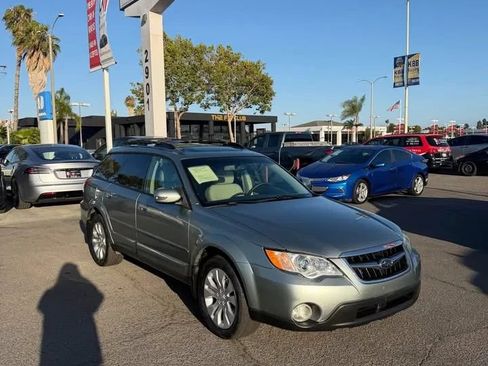 Used 2009 Subaru Outback 3.0R Limited AWD/4WD image 2