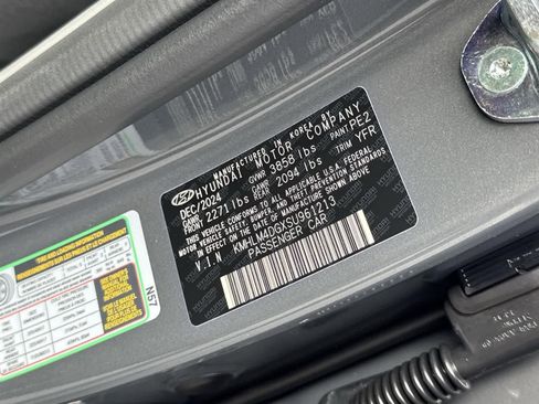 Certified 2025 Hyundai Elantra Sport image 7