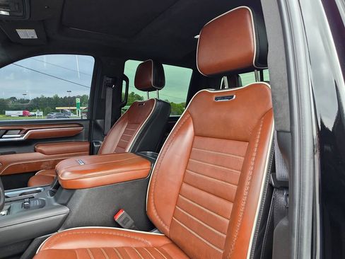 Used 2025 GMC Sierra 2500 Denali Ultimate w/ Max Trailering Package AWD/4WD image 13