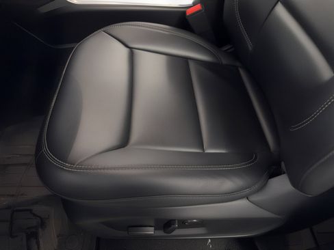 Used 2023 Ford Explorer XLT w/ Equipment Group 202A image 16