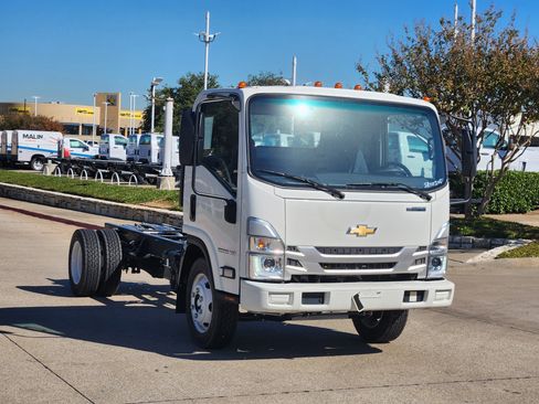 New 2025 Chevrolet Low Cab Forward 5500XG image 2