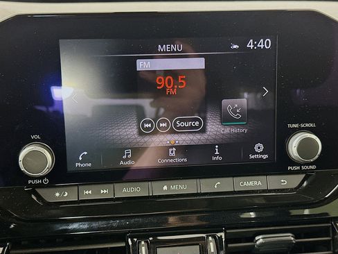 Used 2025 Nissan Pathfinder SV AWD/4WD image 21