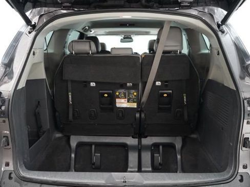 Used 2021 Toyota Sienna XLE image 32
