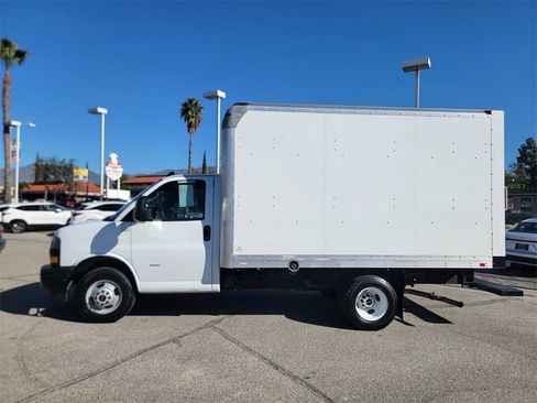 Used 2020 GMC Savana 3500 image 9
