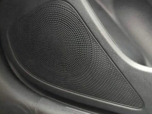 Used 2024 Genesis G70 2.5T image 31