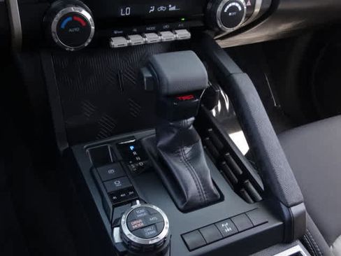 Used 2025 Toyota Tacoma TRD Off-Road AWD/4WD image 34