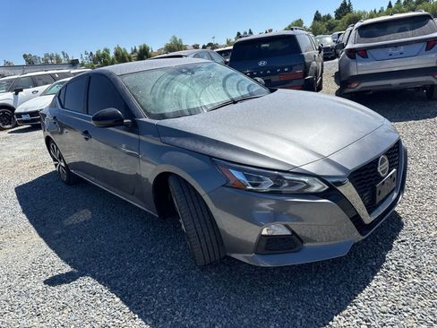 Used 2022 Nissan Altima 2.5 SR FWD image 3