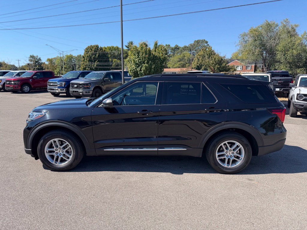 Certified 2025 Ford Explorer Active RWD image 4
