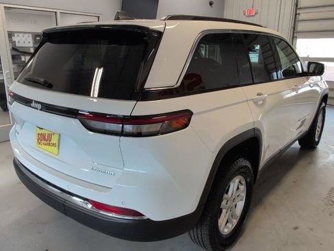 New 2025 Jeep Grand Cherokee Laredo w/ Luxury Tech Group I image 5