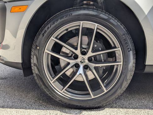 New 2026 Porsche Macan image 30