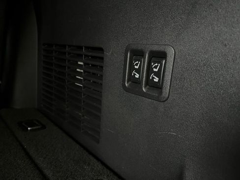 Used 2013 Nissan Armada Platinum image 7