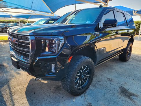 Used 2023 GMC Yukon AT4 w/ AT4 Premium Package AWD/4WD image 2