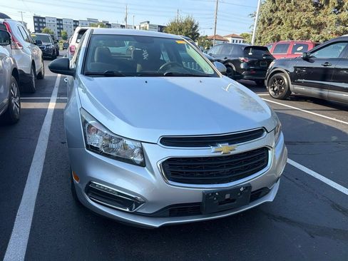 Used 2015 Chevrolet Cruze LT w/ Technology Package FWD image 5
