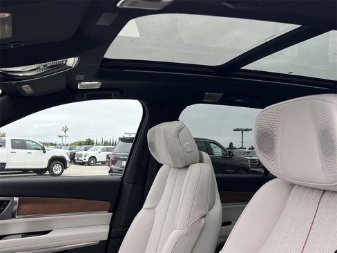 New 2026 Cadillac Vistiq Luxury image 26