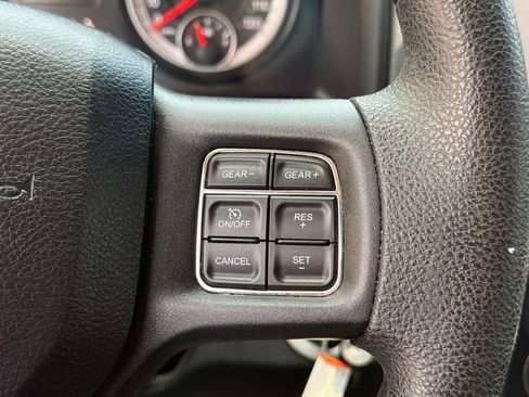 Used 2015 RAM 1500 Express RWD image 25
