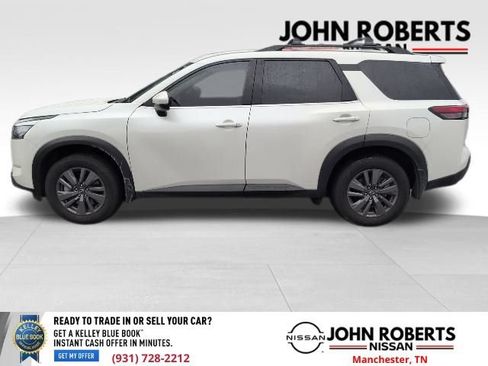 Used 2024 Nissan Pathfinder SV w/ SV Premium Package FWD image 6