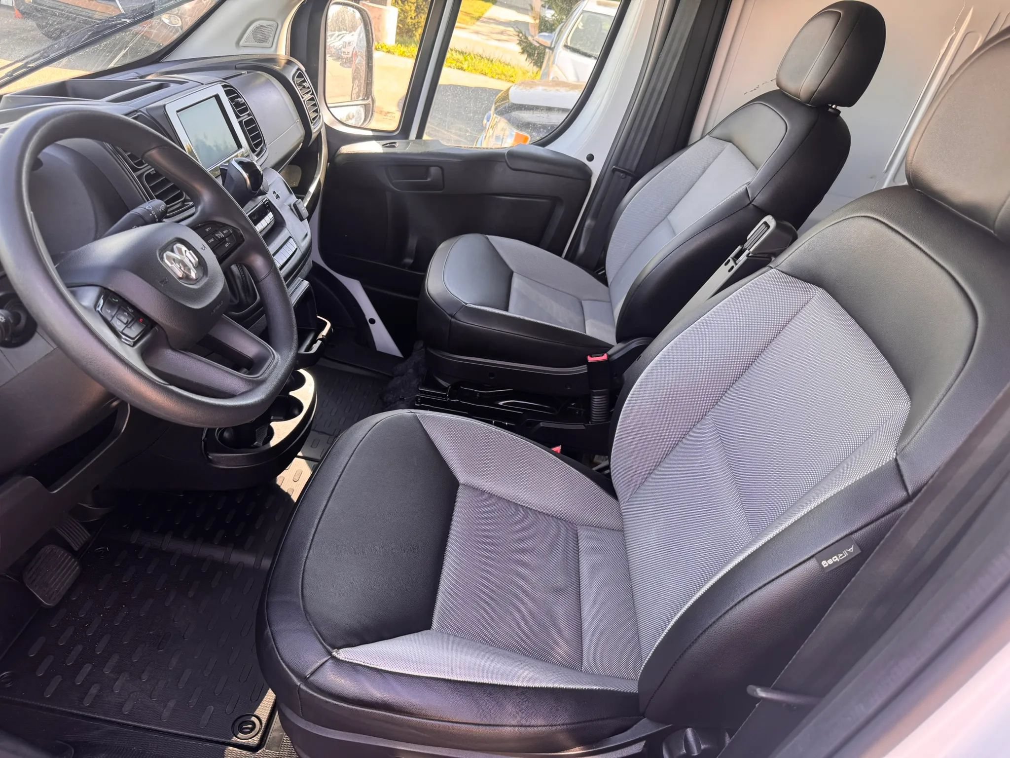 Used 2024 RAM ProMaster 2500 w/ Convenience Group FWD image 22