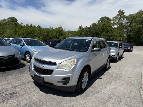 Used 2012 Chevrolet Equinox LS FWD image 2