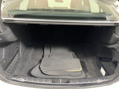 Used 2018 BMW 330i xDrive Sedan w/ Convenience Package image 21