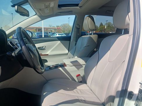 Used 2011 Toyota Venza AWD w/ Comfort Pkg image 6