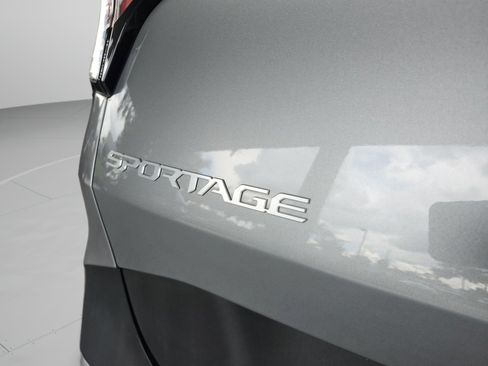 Used 2024 Kia Sportage EX FWD image 29